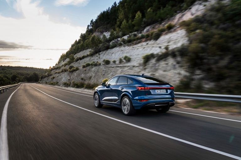 SUV eléctrico premium compacto 2026: guía de compra por autonomía WLTP, carga y equipamiento