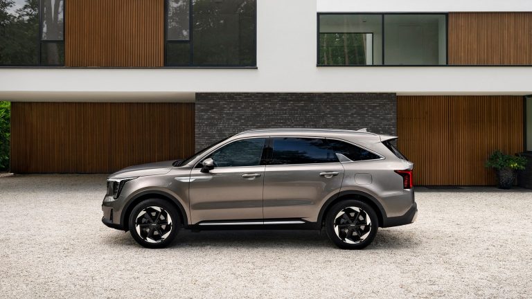 Mitsubishi Outlander PHEV vs Kia Sorento PHEV: la rivalidad del SUV-D enchufable familiar Mitsubishi Outlander PHEV vs Kia Sorento PHEV: la rivalidad del SUV-D enchufable familiar