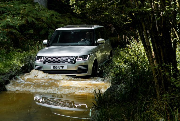 Land Rover Defender PHEV vs Mercedes-Benz GLE Coupé enchufable: dos formas de entender el SUV premium con etiqueta 0 Land Rover Defender PHEV vs Mercedes-Benz GLE Coupé enchufable: dos formas de entender el SUV premium con etiq