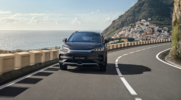 Mazda CX-80 PHEV vs Mercedes-Benz GLE 400 e: el asalto japonés al SUV-D grande enchufable premium