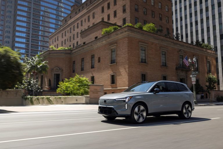 Volvo EX90 vs Mercedes-Benz EQS SUV: el sueco de 7 plazas contra la referencia eléctrica de Stuttgart