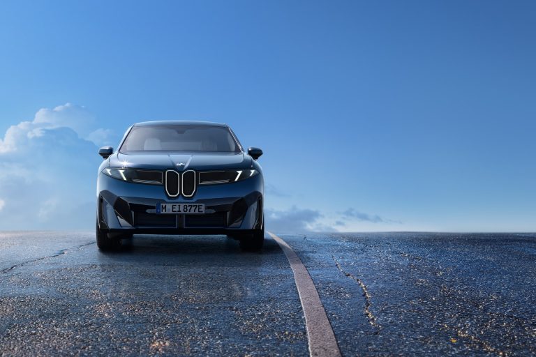 Cómo elegir entre un SUV PHEV de acceso y uno de alto rendimiento en 2026: qué ganas y qué pierdes al subir de