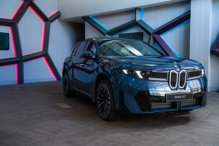 Review del BMW iX: el SUV eléctrico bávaro que reivindica el liderazgo tecnológico frente a la nueva ola premium Review del BMW iX: el SUV eléctrico bávaro que reivindica el liderazgo tecnológico frente a la nueva ola premi