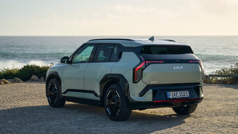 Cómo elegir un compacto eléctrico familiar de menos de 40.000 euros en 2026: maletero, plazas y autonomía útil Cómo elegir un compacto eléctrico familiar de menos de 40.000 euros en 2026: maletero, plazas y autonomía útil