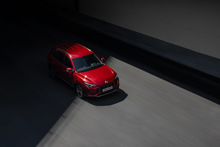 Omoda 5 vs MG ZS: el asalto chino al SUV-B se decide por debajo de 22.000 euros