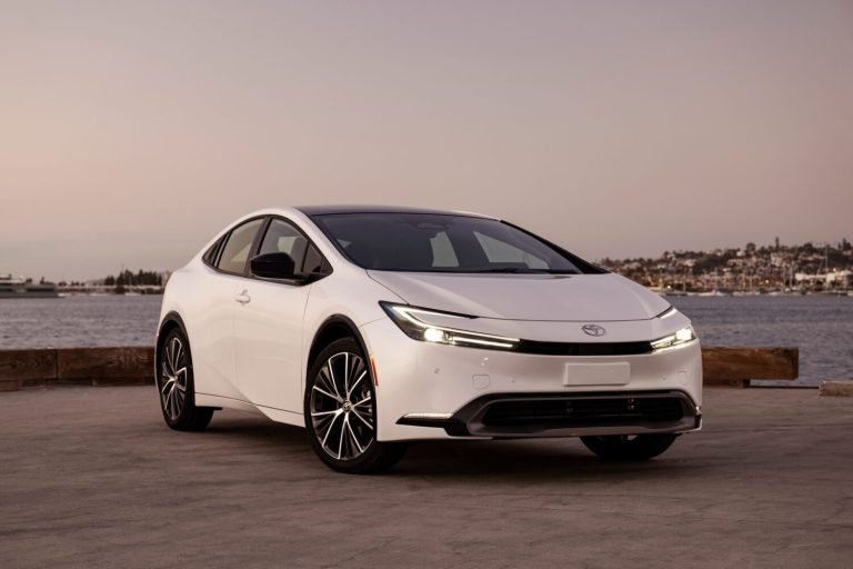 Ranking de los compactos PHEV más eficientes en ciclo mixto en 2026: los enchufables que menos gastan cuando l