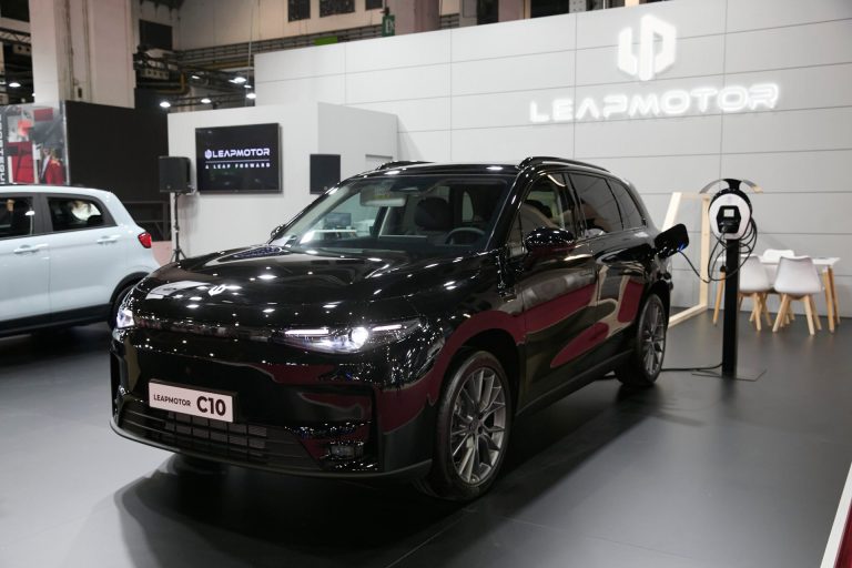 Leapmotor C10 vs Jaecoo 7: dos ofensivas chinas al SUV-C familiar por debajo de 35.000 euros Leapmotor C10 vs Jaecoo 7: dos ofensivas chinas al SUV-C familiar por debajo de 35.000 euros