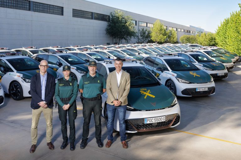 Cupra Born vs Volkswagen ID.3: la batalla interna del grupo por el compacto eléctrico MEB se decide en el carácter Cupra Born vs Volkswagen ID.3: la batalla interna del grupo por el compacto eléctrico MEB se decide en el cará